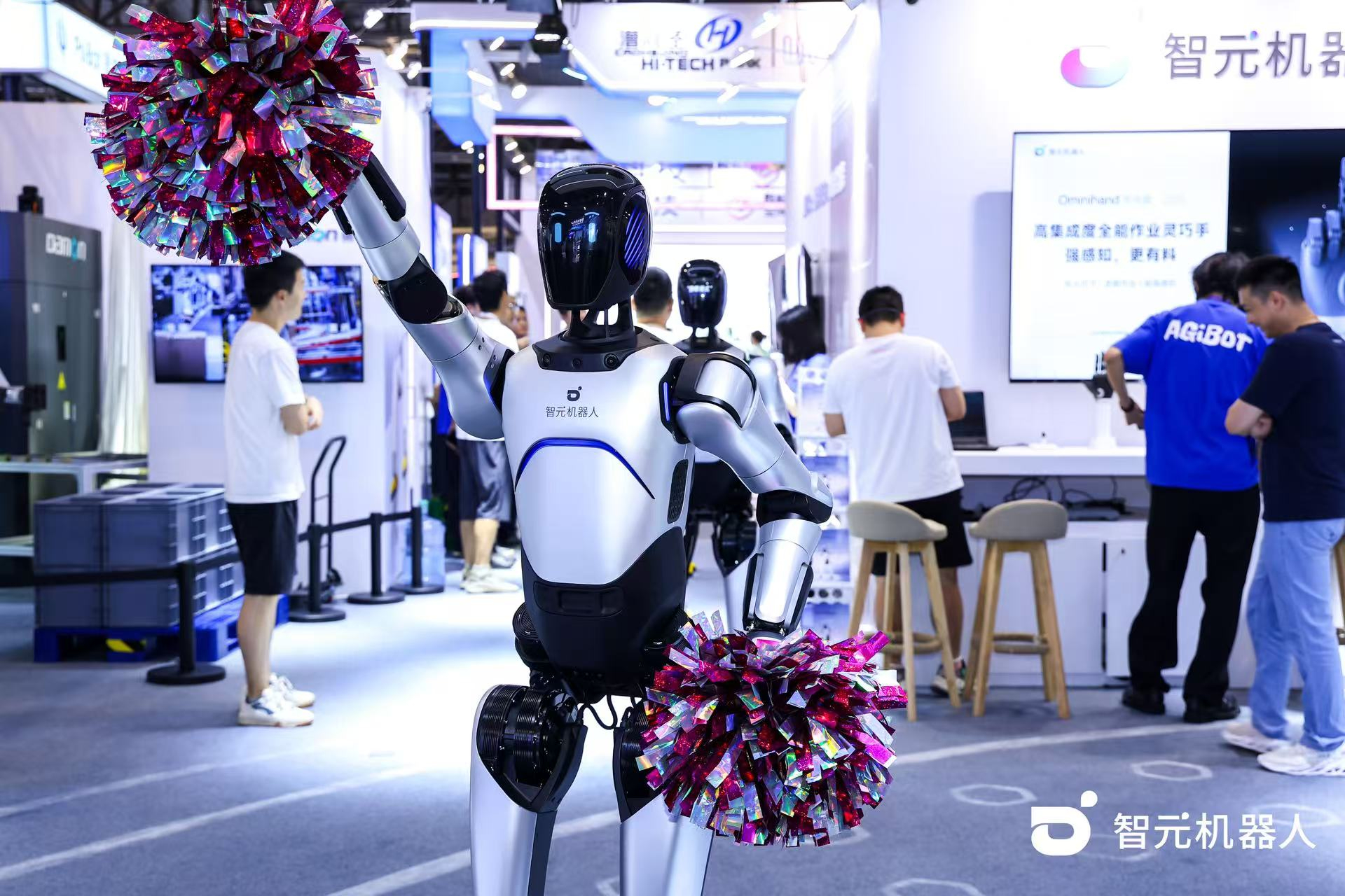 bb贝博中国官网机器人 WAIC 首日展台火爆，机器...
